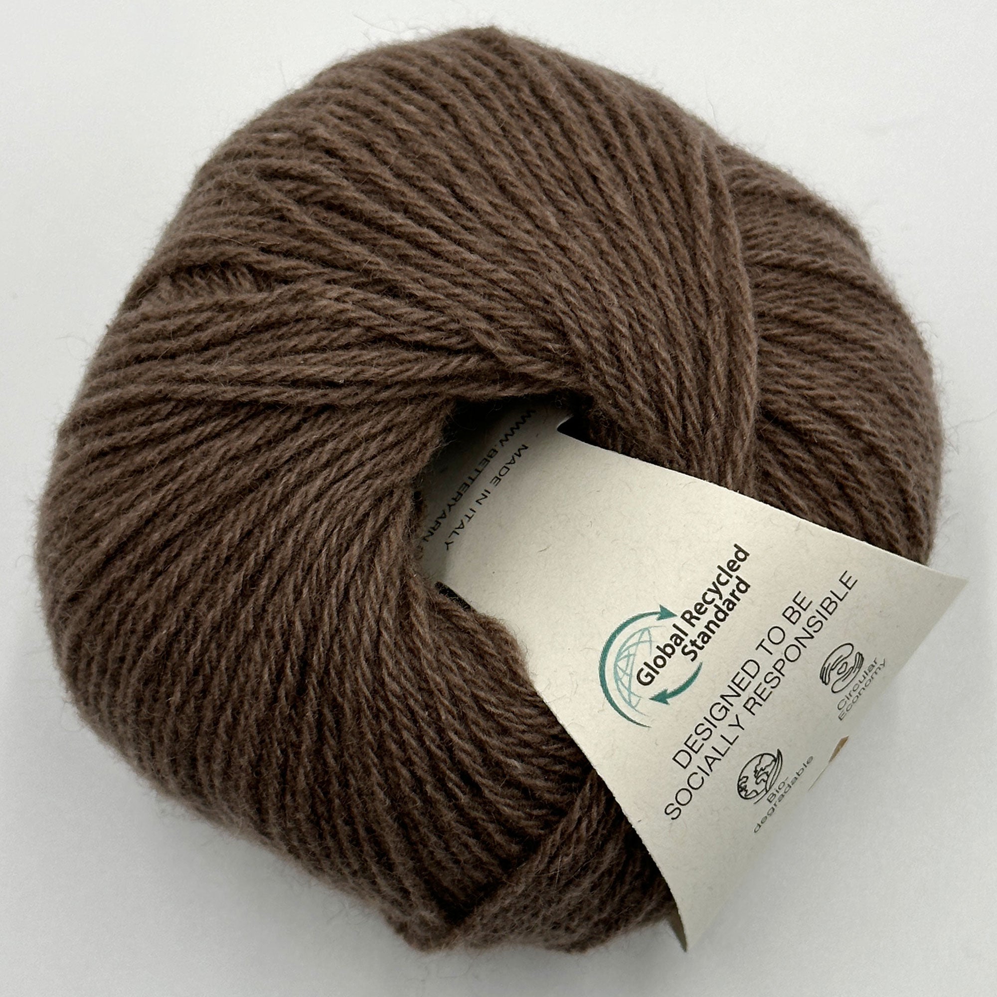 Garnnøgle i farven brun RECYCLED CASHMERE fra Better yarn