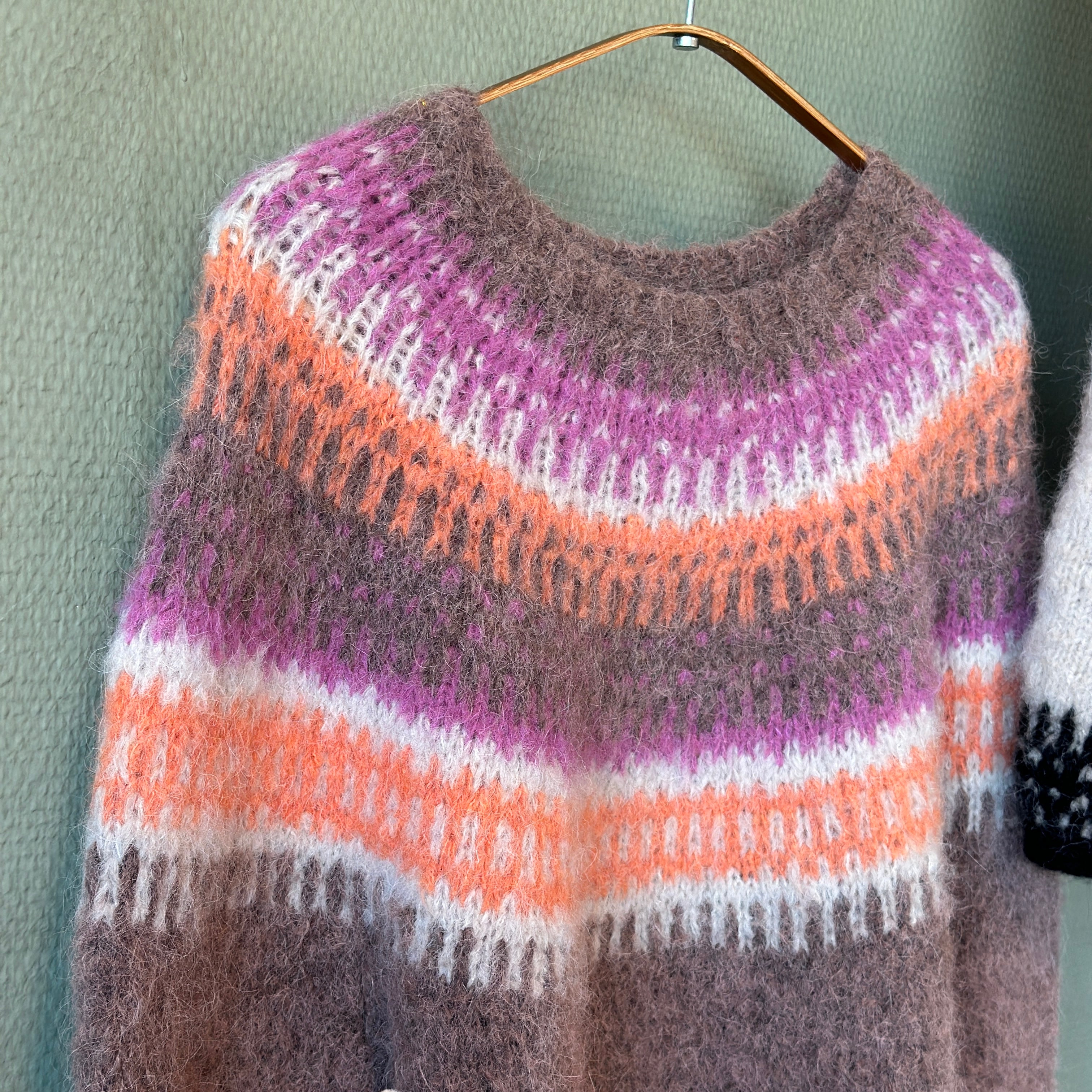 Foto af Badge and Bloom strikket i Altero