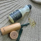 Foro af Eucalan sæbe i Flaske og et fint knit pro nålesæt på på strik