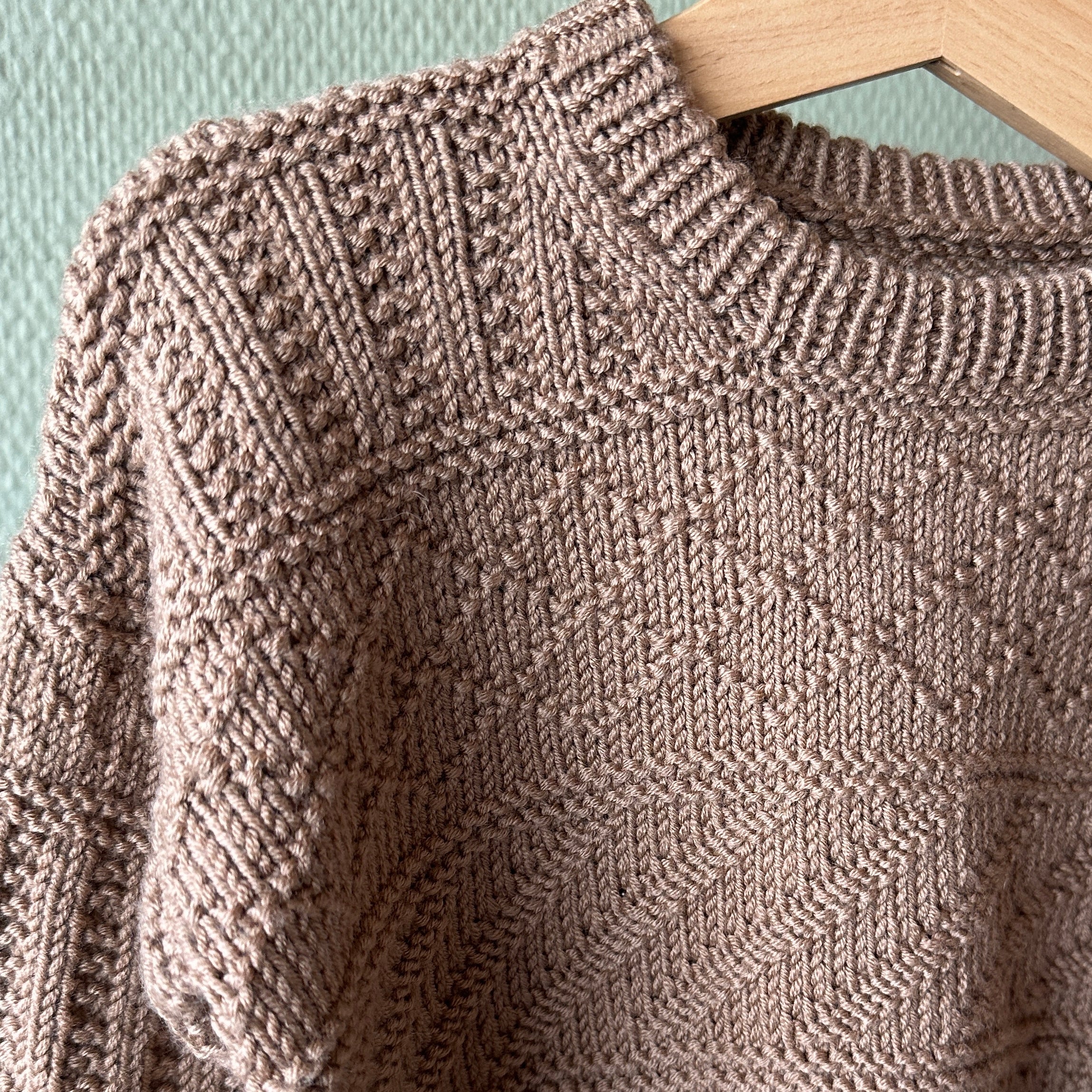 Storm Sweater Junior foto taget tæt på